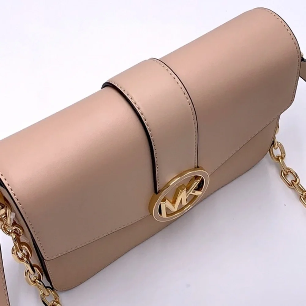 MICHAEL KORS CARMEN MEDIUM CONVERTIBLE SHOULDER BAG BUFF COLOR